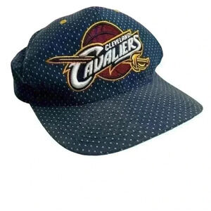 Mitchell & Ness Cleveland Cavaliers Blue Snapback Cap Unisex Adjustable